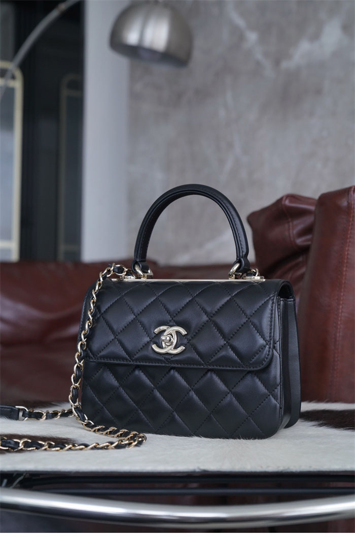 샤넬 트렌디CC 퀼팅 탑핸들 미니