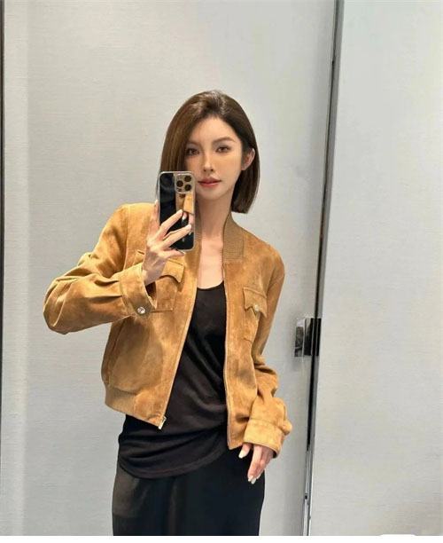 미우미우 24FW 로고 스웨이드 나파 가죽 자켓