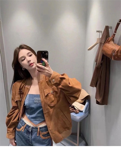 미우미우 24FW 로고 스웨이드 나파 가죽 자켓