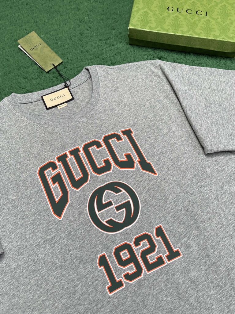 구찌 24 SS GG 칼리지 프린트 반팔 그레이