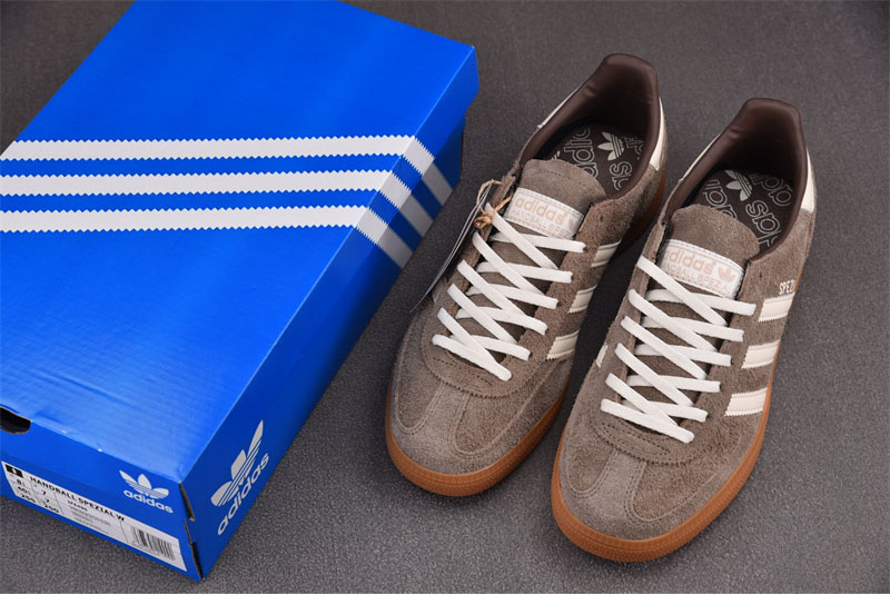 아디다스 핸드볼 스페지알 어스 스트라타 IF6490