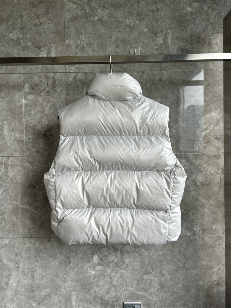 캐나다구스 사이프러스 다운 패딩 베스트