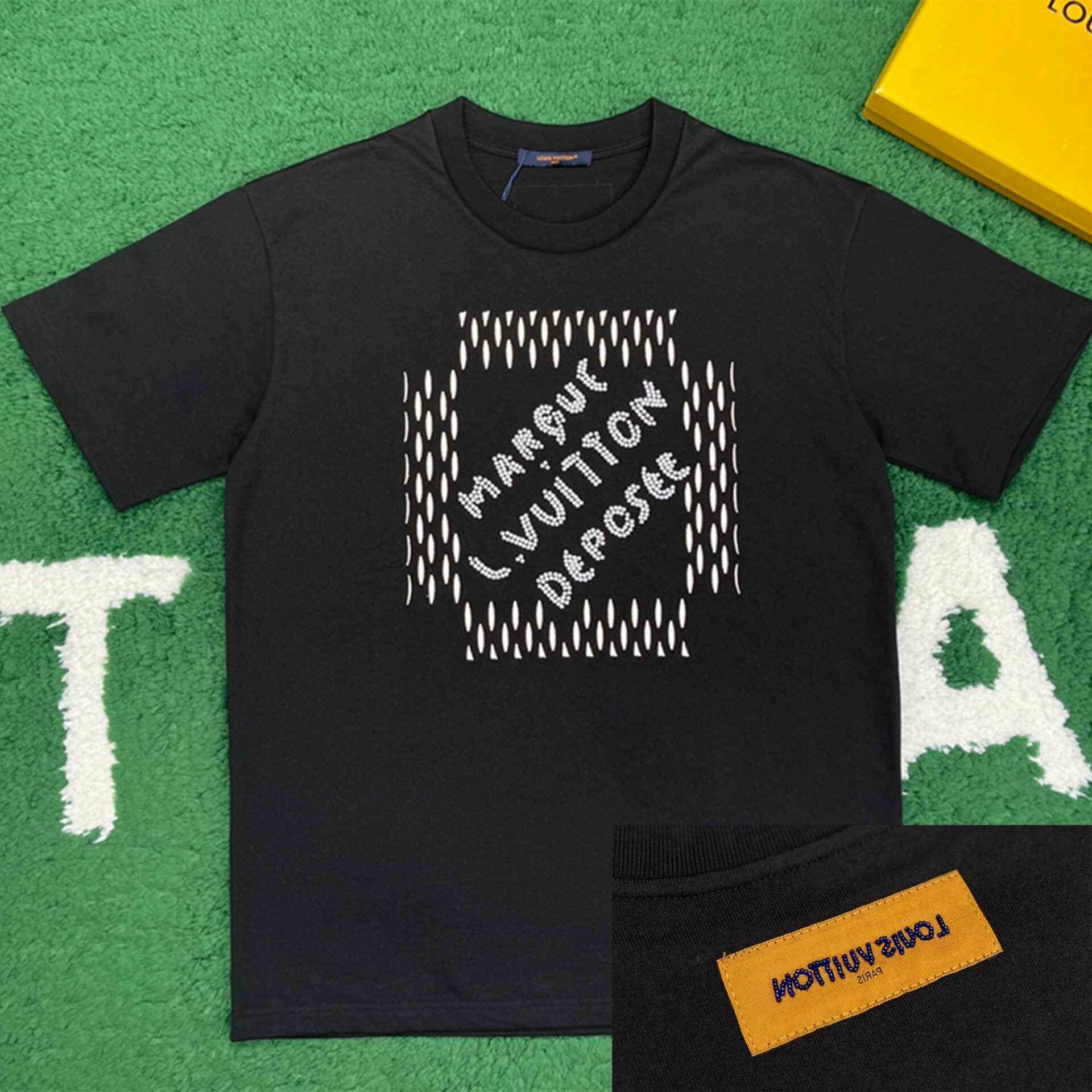 루이비통 24SS 엠브로이더드 시그니처 비즈 디테일 반팔 티셔츠 블랙