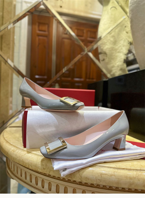 로저 비비에 트럼펫 메탈 버클 펌프스4.5cm