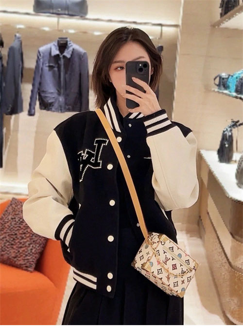 루이비통 시그니처 벨벳 LV 바시티 블루종 자켓