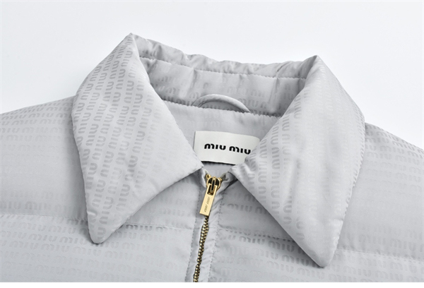 미우미우 24FW 로고 패딩 자켓