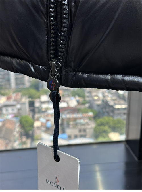 몽클레어 마야 Maya 숏 다운 패딩 자켓