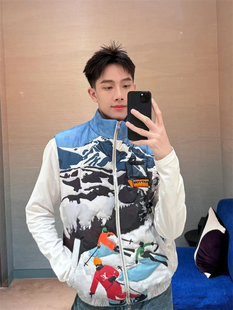 루이비통 SKI 슬리브리스 퀼티드 베스트