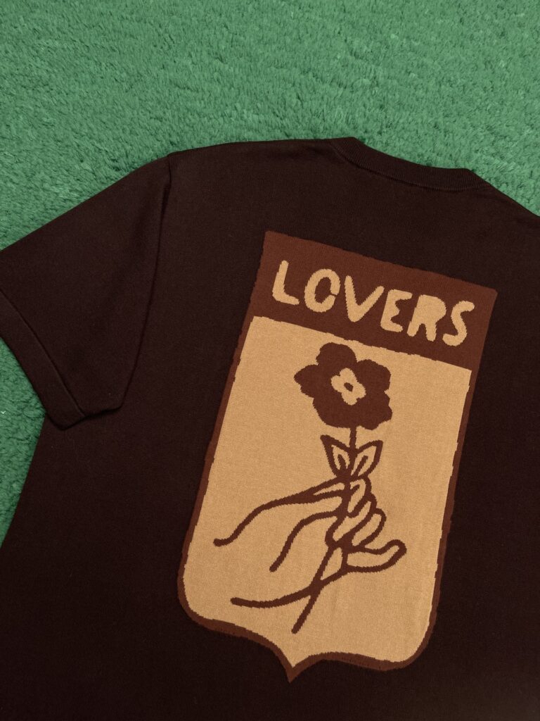 루이비통 24SS LV 로고 트렁크 니트 반팔티셔츠 브라운