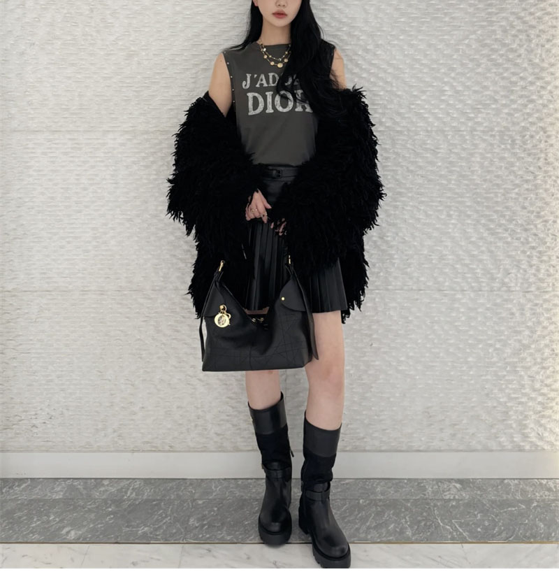 디올 보야주 미디엄 백 블랙 플랫 매크로 까나쥬 그레인