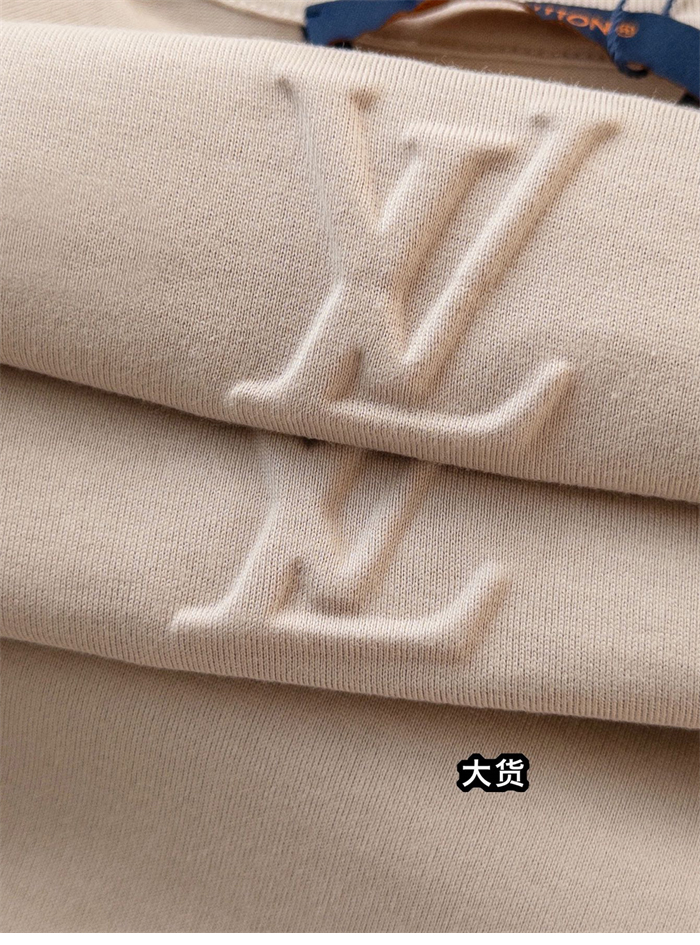 루이비통 엠보스드 LV 반팔 티셔츠