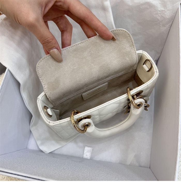 디올 레이디 D-조이 마이크로 백 라떼 까나쥬