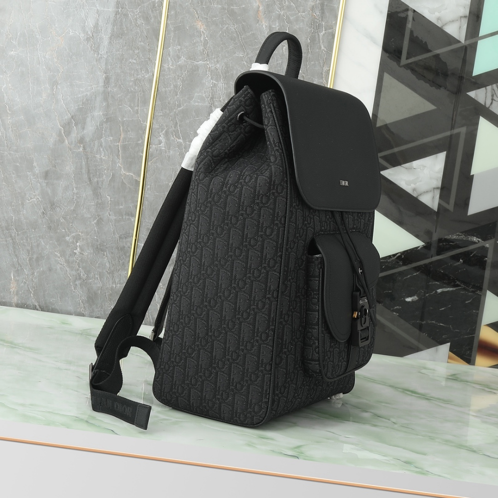 디올 Saddle Backpack With Flap