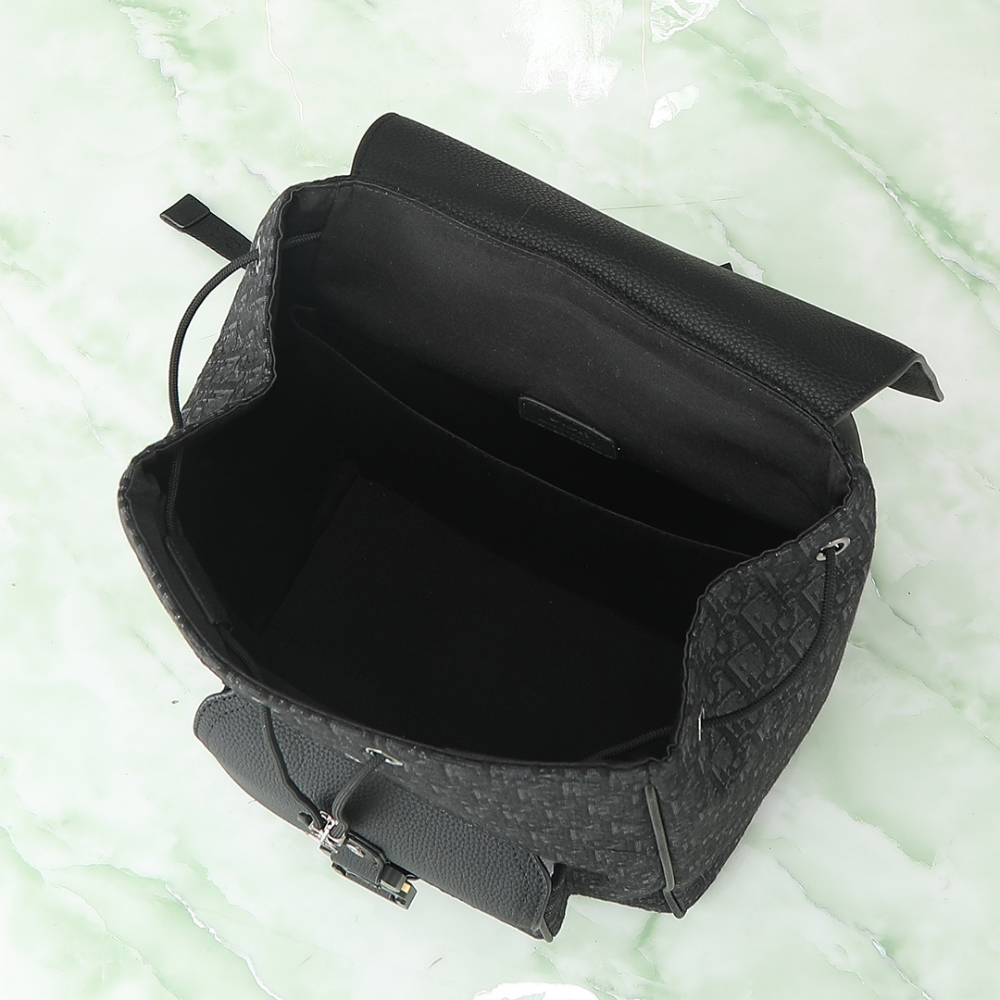 디올 Saddle Backpack With Flap