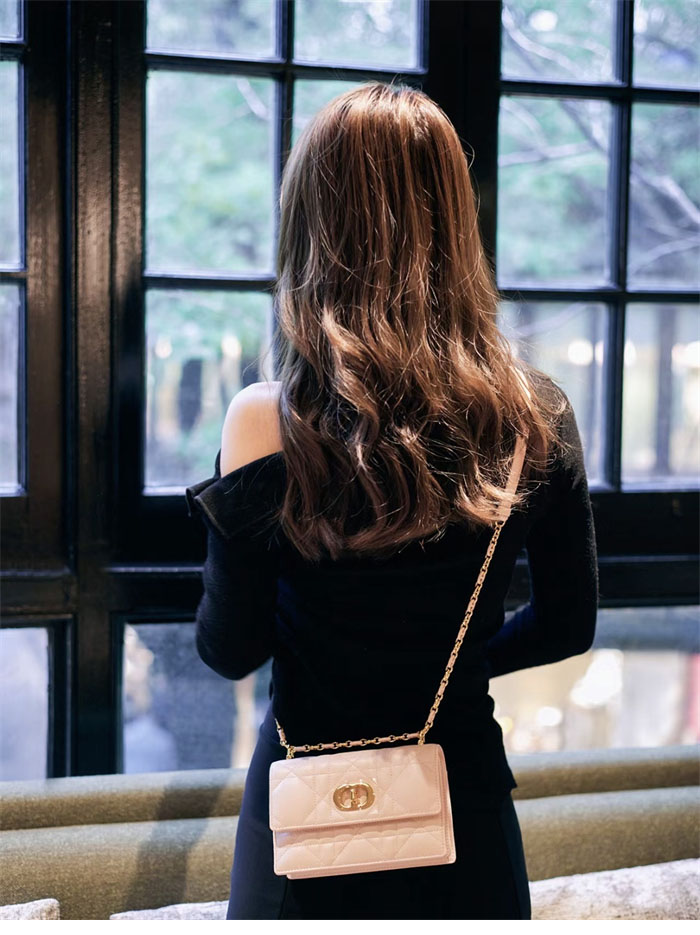 디올 미스 카로 미니 백 파우더 핑크 매크로까나쥬