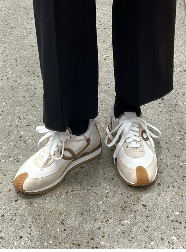 로에베 플로우 러너 스니커즈 스웨이드 나일론 화이트 베이지