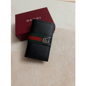 Gucci 834691