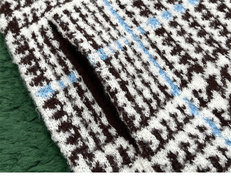 루이비통 텍스처드 플래드 가디건