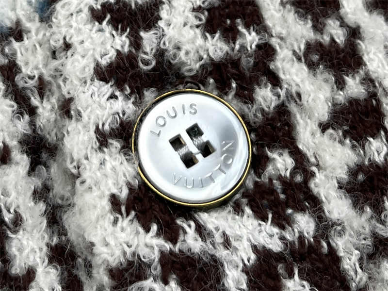 루이비통 텍스처드 플래드 가디건