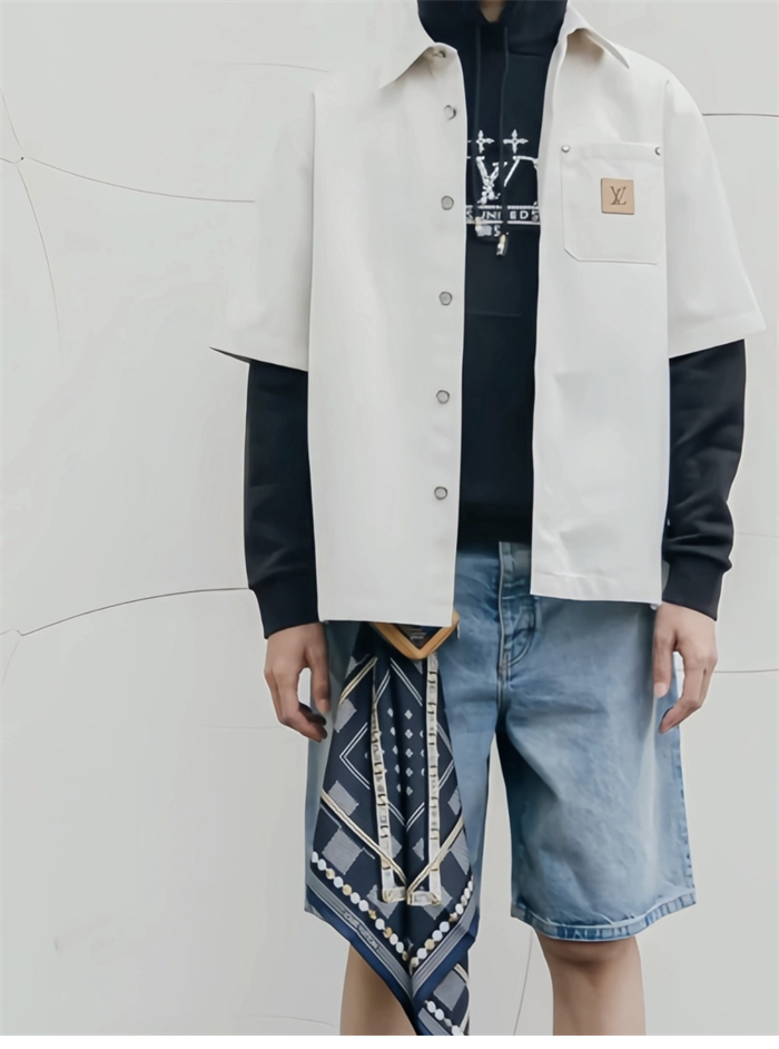 루이비통 LV 패치 데님 반바지