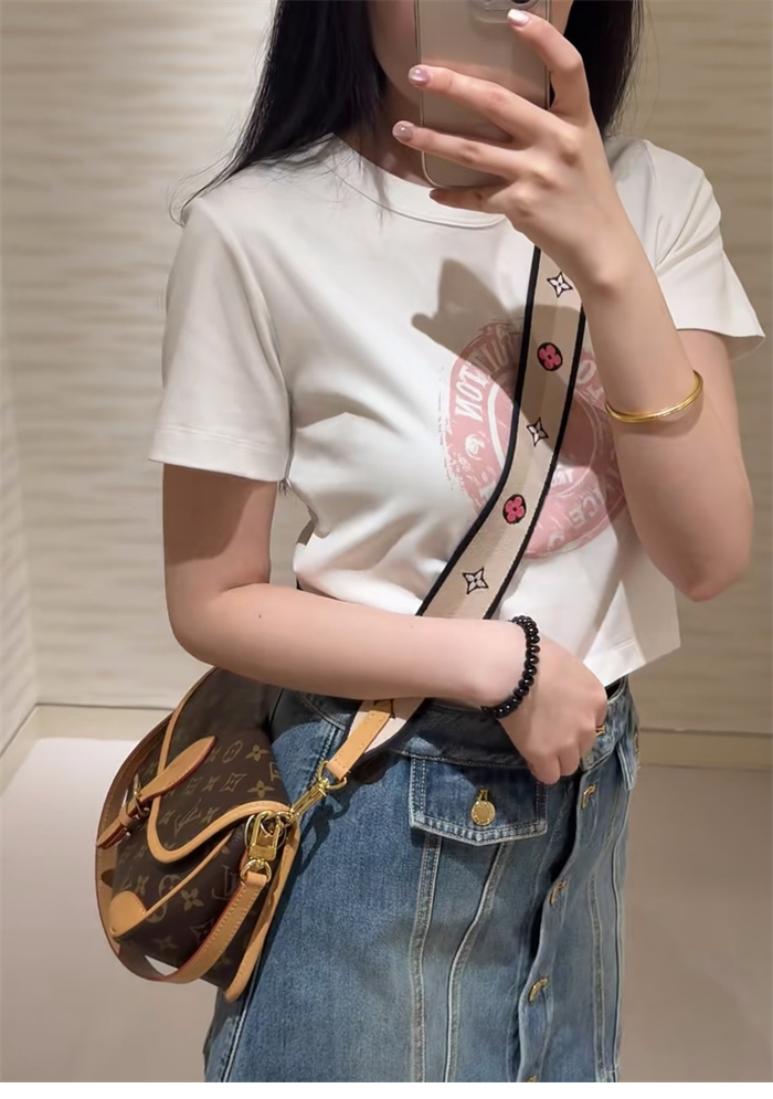 루이비통 LV 스템프 크롭 탑