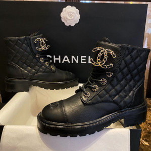 샤넬 cc로고 퀄팅 레이스업 부츠