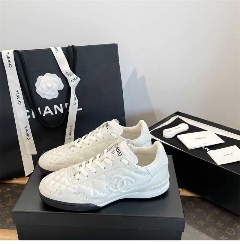 샤넬 24 CC로고 퀼팅 스니커즈