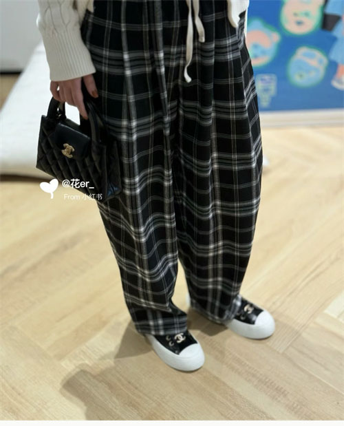 샤넬 CC로고 블랙 금장 팬던트 플랫폼 스니커즈