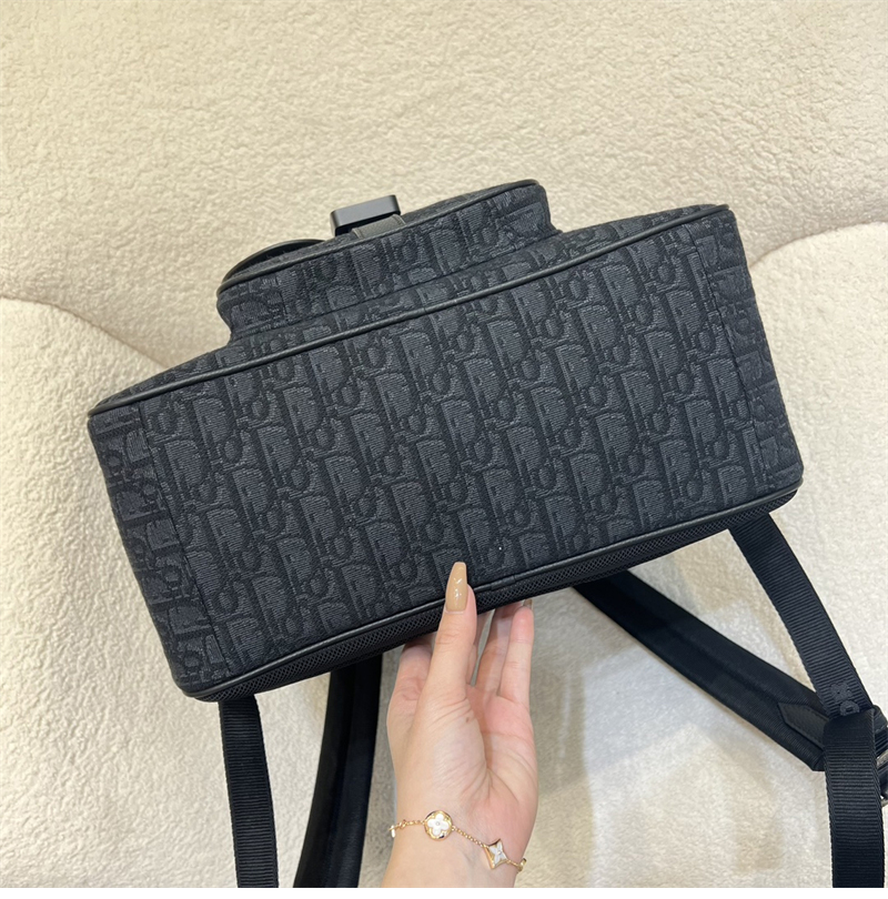 디올 새들 지퍼 백팩 오블리크 자카드