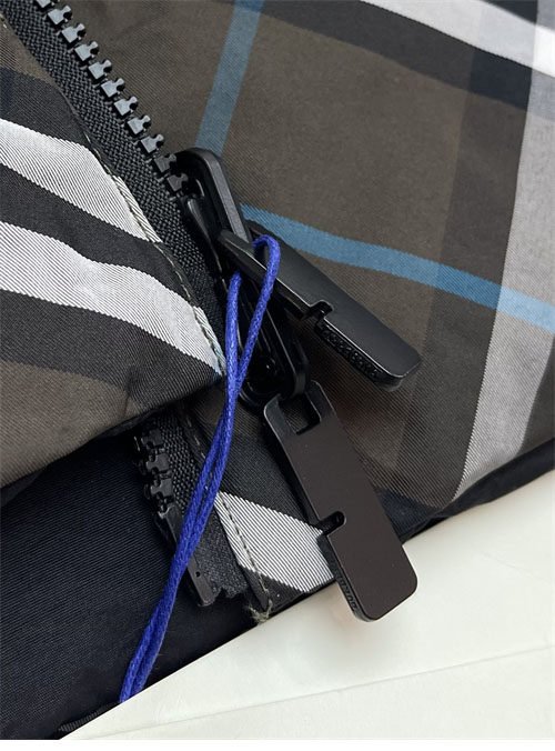 버버리 리버시블 체크 나일론 퍼퍼 자켓 2컬러