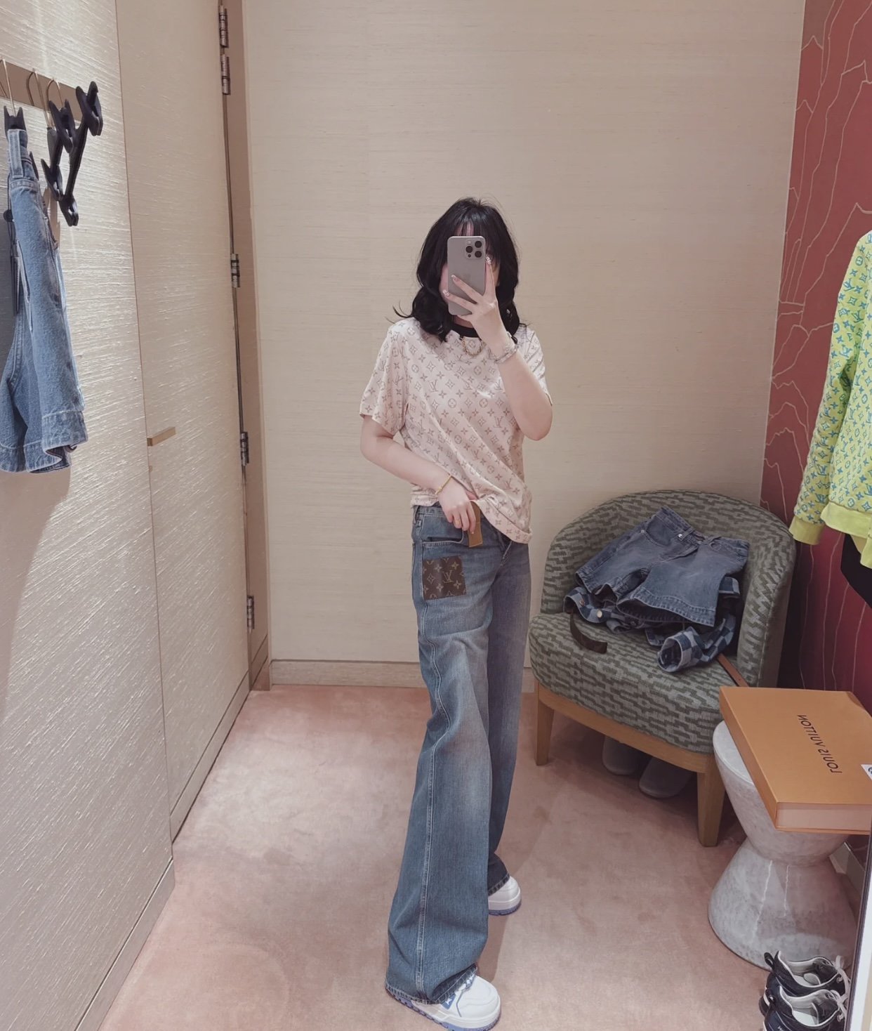 루이비통 3D 모노그램 그래픽 레큘러 핏 반팔 티셔츠