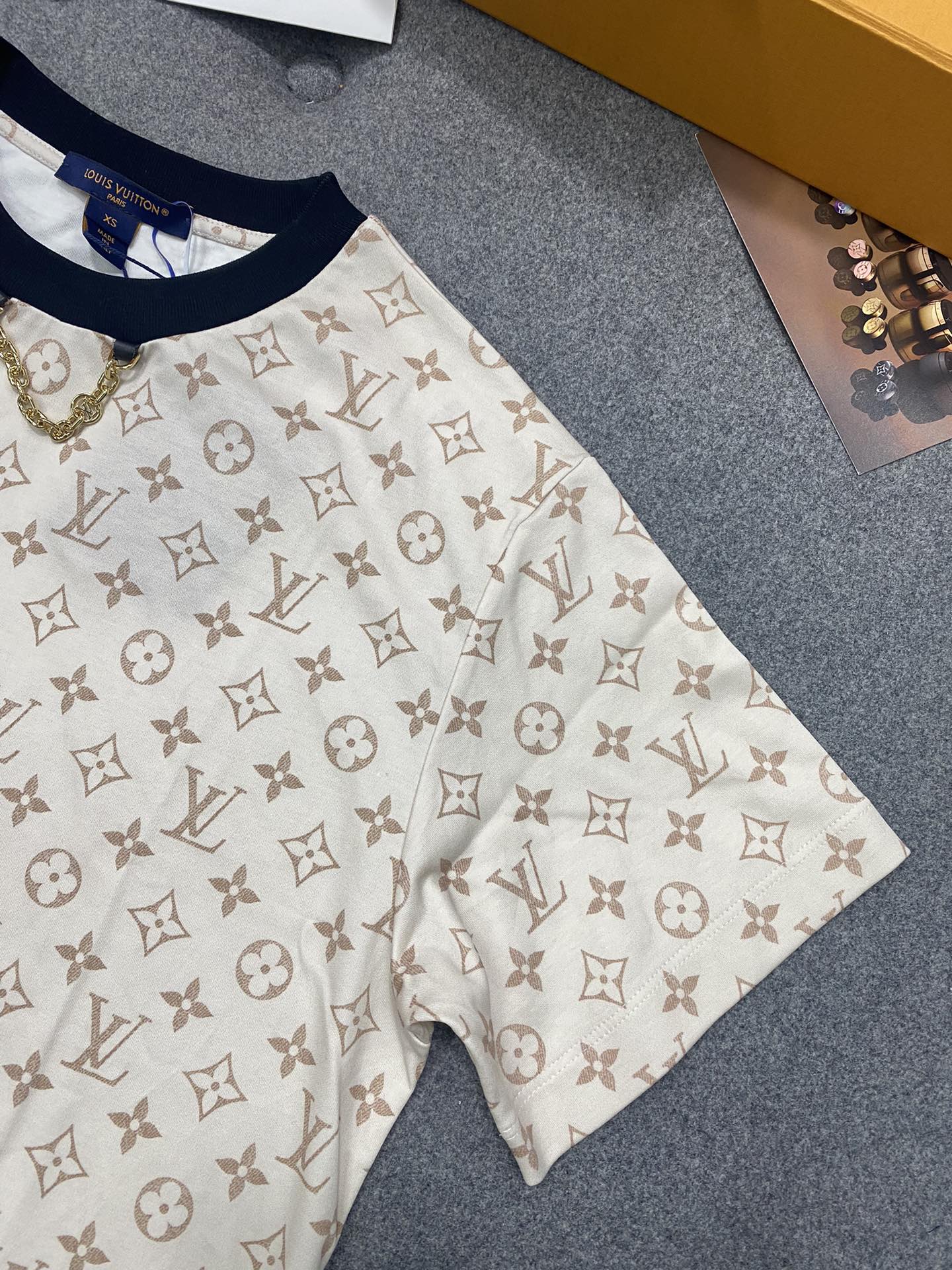 루이비통 3D 모노그램 그래픽 레큘러 핏 반팔 티셔츠