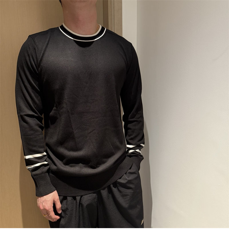 몽클레어 로고 와펜 캐주얼 니트 스웨터