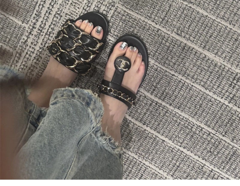 샤넬 25ss 턴 락 샌들 블랙