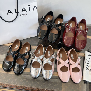 알라이아 크리스 크로스 페이턴트 레더 발레리나 슈즈