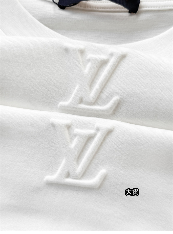 루이비통 엠보스드 LV 반팔 티셔츠