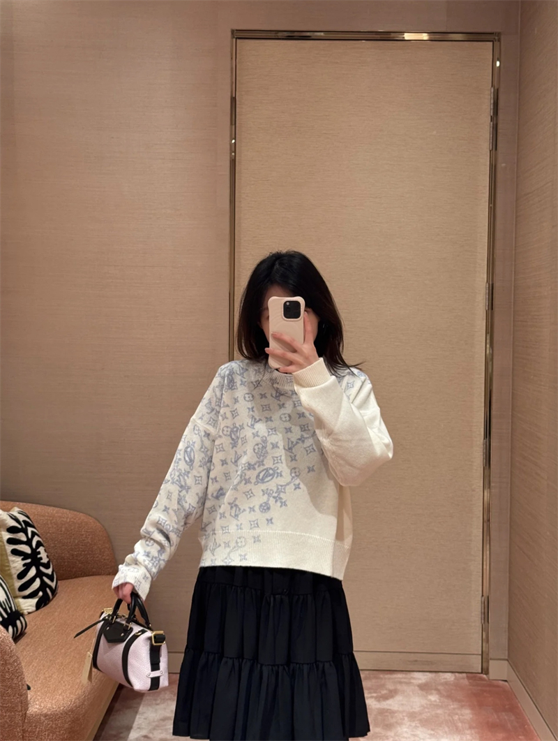 루이비통 모노그램 프린트 레이어드 풀오버