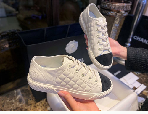 샤넬 퀼팅 스니커즈