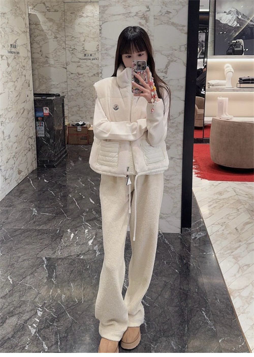 몽클레어 아르크 Arques 다운 패딩 베스트