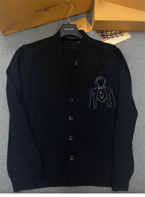 루이비통 메리노 울 자수 가디건 1AFAON
