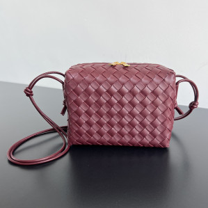 보테가베네타 스몰 루프 카메라 백