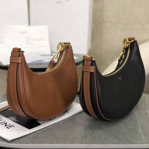 셀린느 아바 스트랩 호보백 스무스 카프스킨 196923