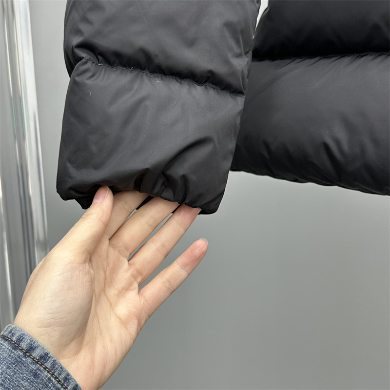 몽클레어 Avoce 아보체 숏 다운 패딩 자켓