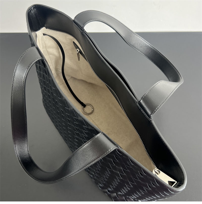 보테가 베네타 인트레치아토 토트백 “ 2 COLOR ”