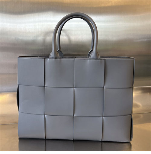 보테가 베네타 미디엄 인트레치아토 아르코 토트 백 “ 11 COLOR ”