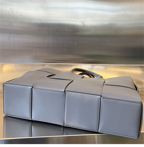 보테가 베네타 미디엄 인트레치아토 아르코 토트 백 “ 11 COLOR ”