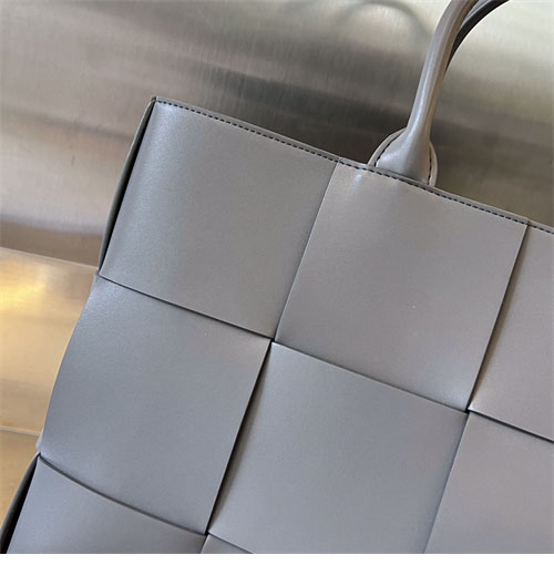 보테가 베네타 미디엄 인트레치아토 아르코 토트 백 “ 11 COLOR ”