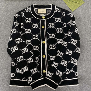 구찌 GG 울 부클레 자카드 크루넥 가디건