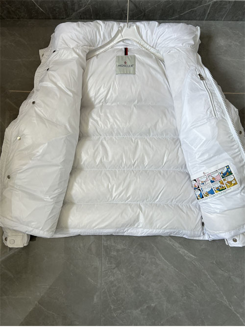 몽클레어 베제르 Vezere 숏 패딩 다운 자켓