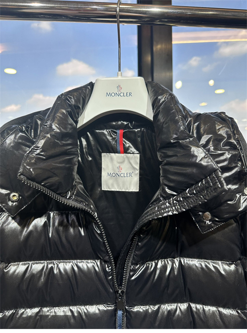 몽클레어 바디 Body 다운 패딩 자켓